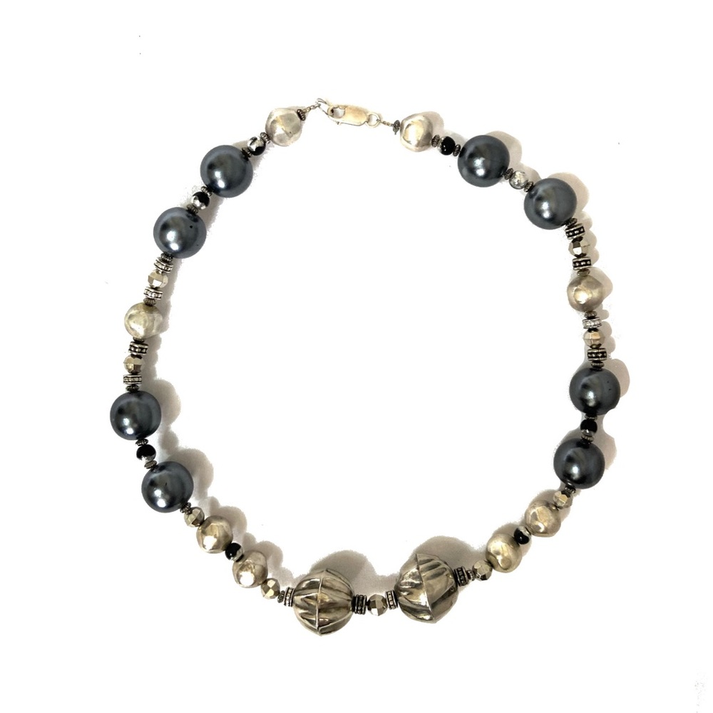 Metallic necklace